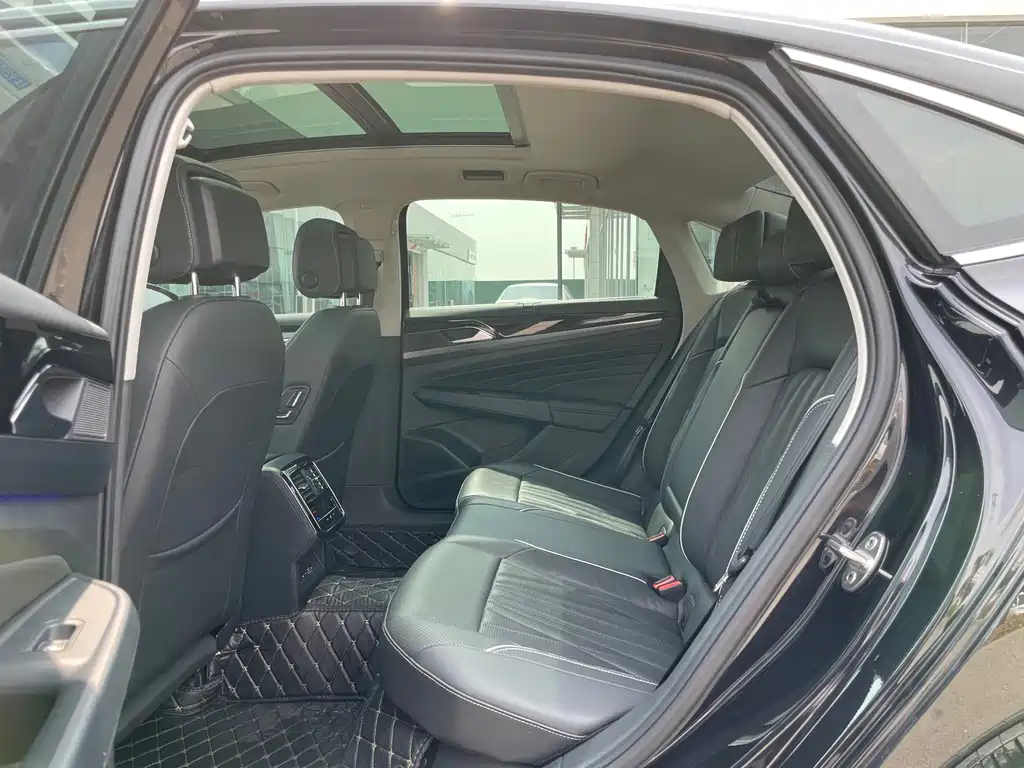 VOLKSWAGEN PASSAT 2022