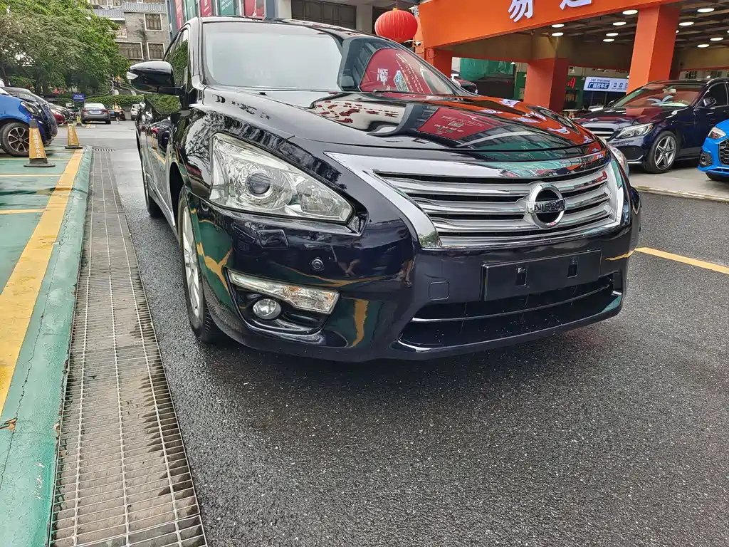 NISSAN TEANA 2015
