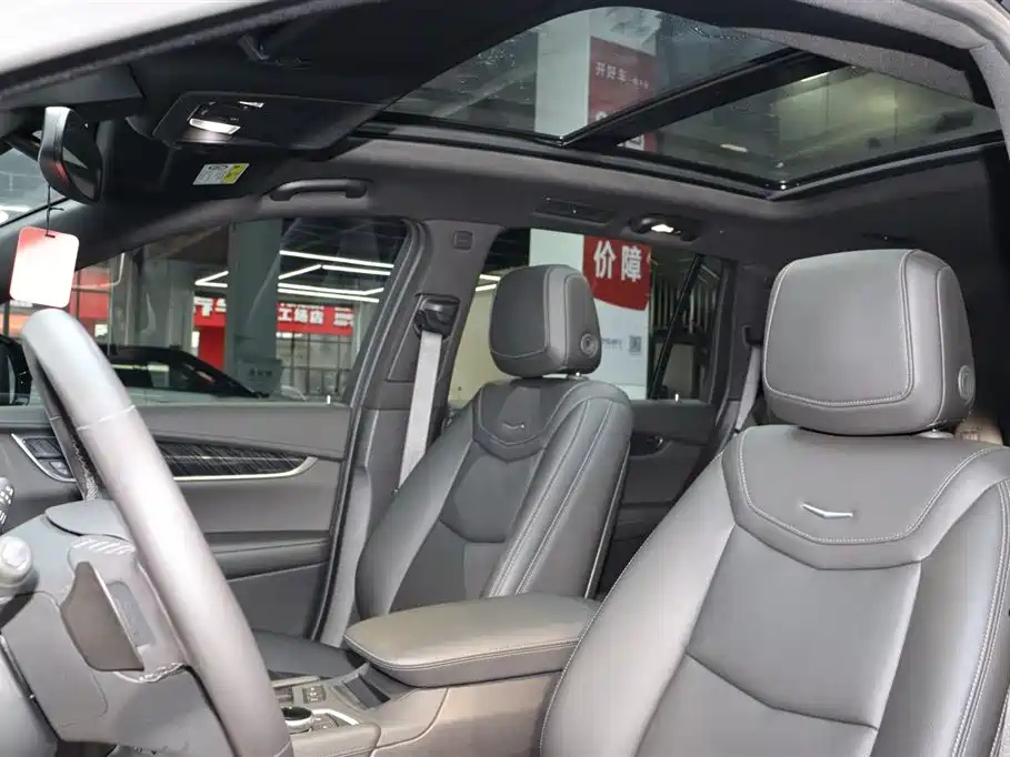 CADILLAC XT6 2021