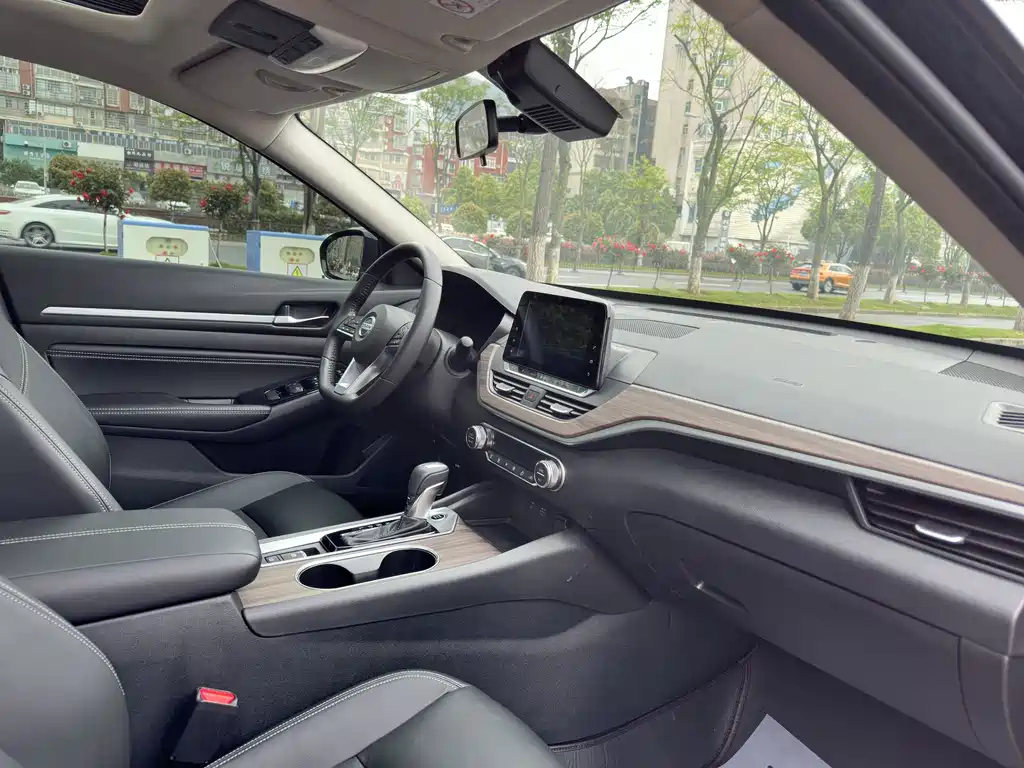 NISSAN TEANA 2022
