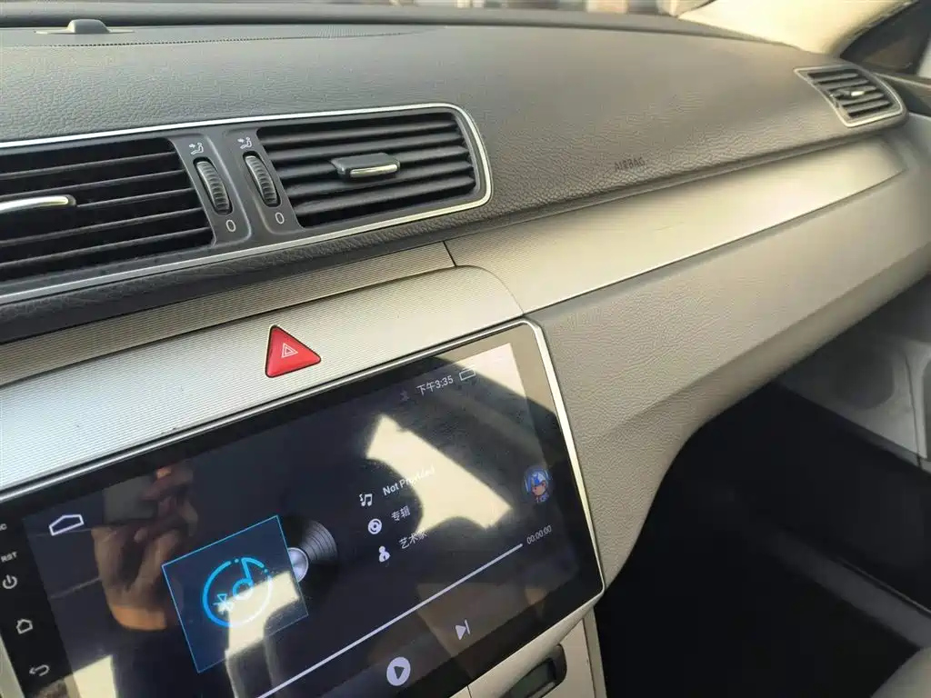 VOLKSWAGEN MAGOTAN 2010