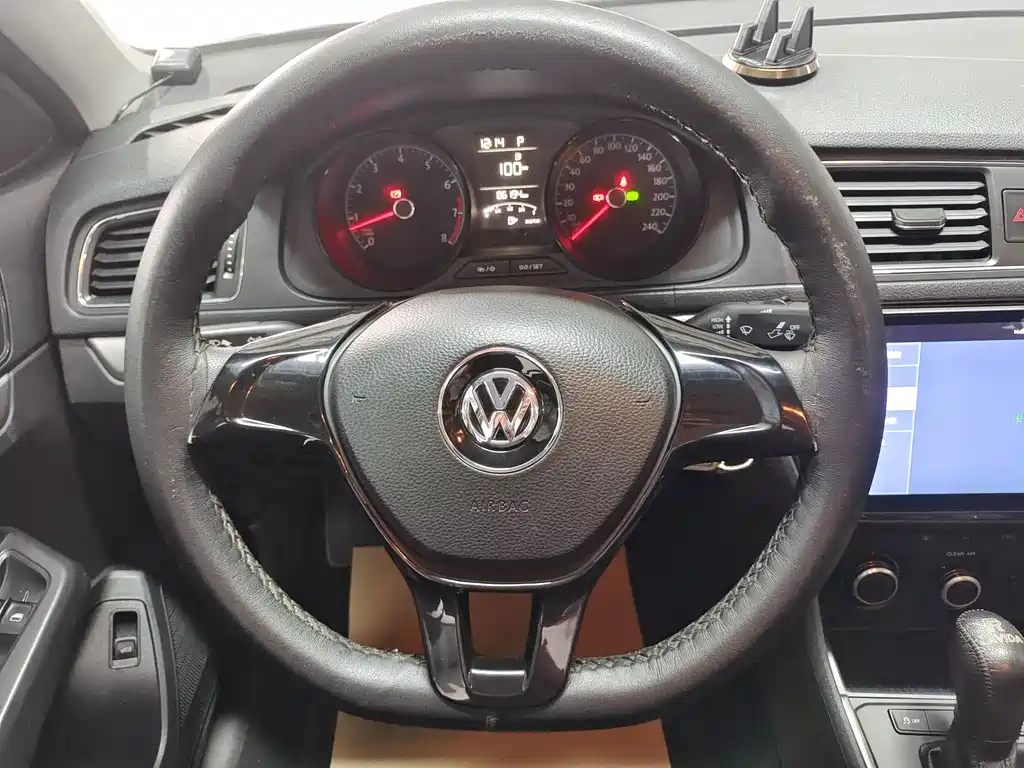 VOLKSWAGEN LAVIDA 2018
