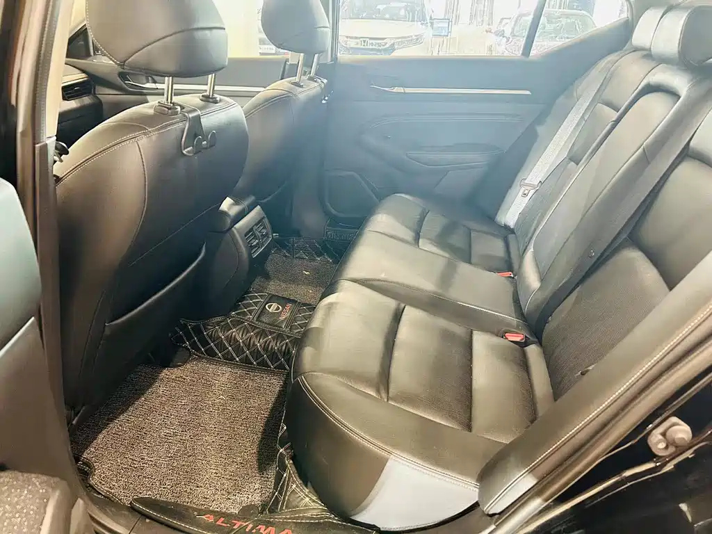 NISSAN TEANA 2022