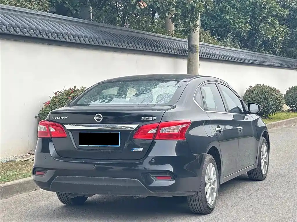 NISSAN SYLPHY 2020