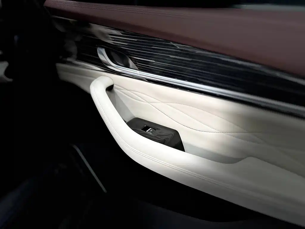 GEELY AUTO MONJARO 2021