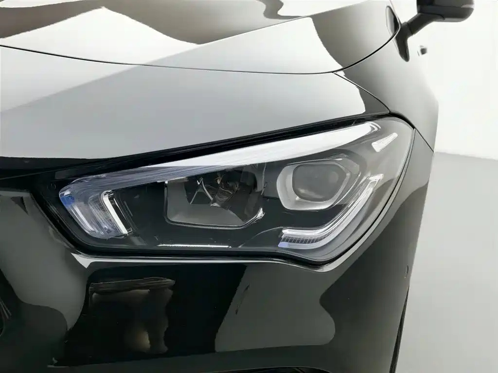 MERCEDES BENZ CLA 2022