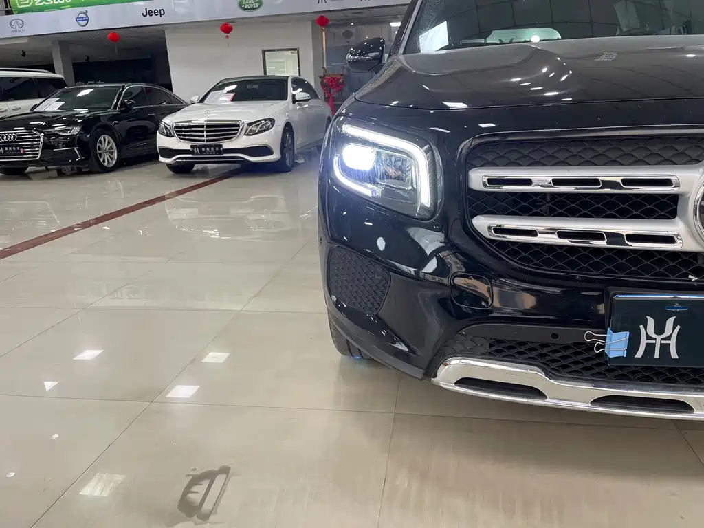 MERCEDES BENZ GLB 2021