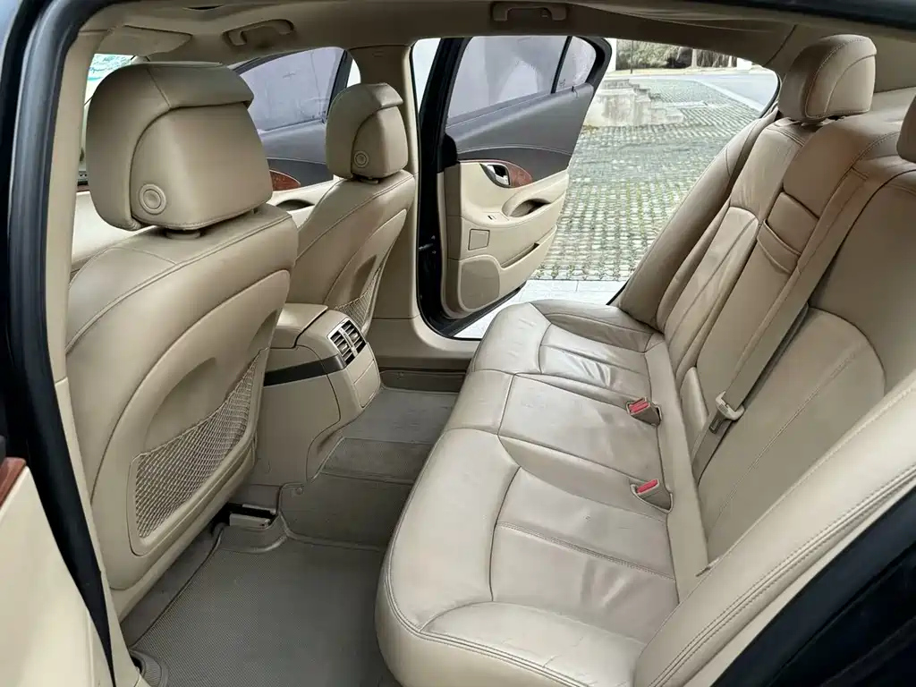 BUICK LACROSSE 2011