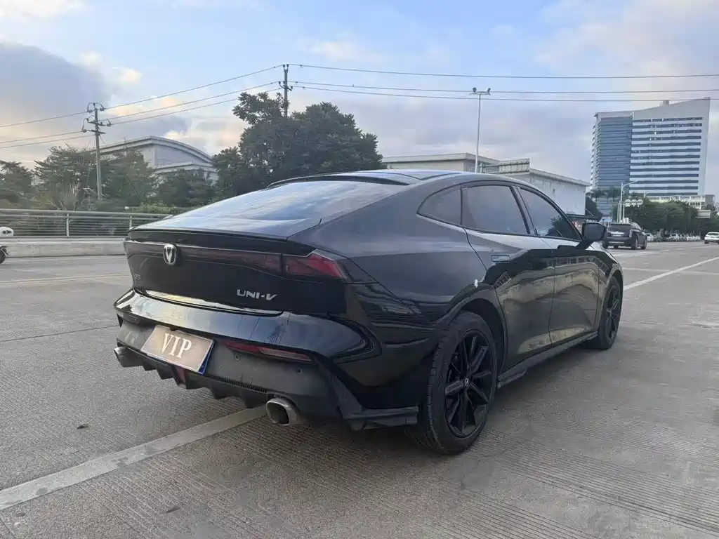 CHANGAN UNI-V 2023