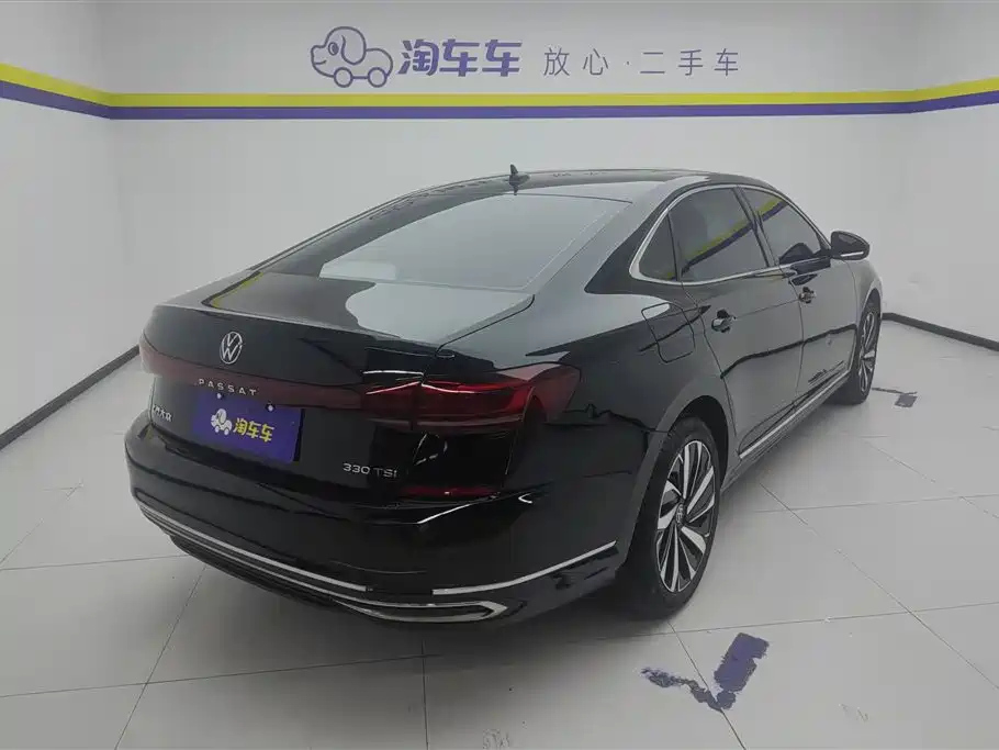 VOLKSWAGEN PASSAT 2023