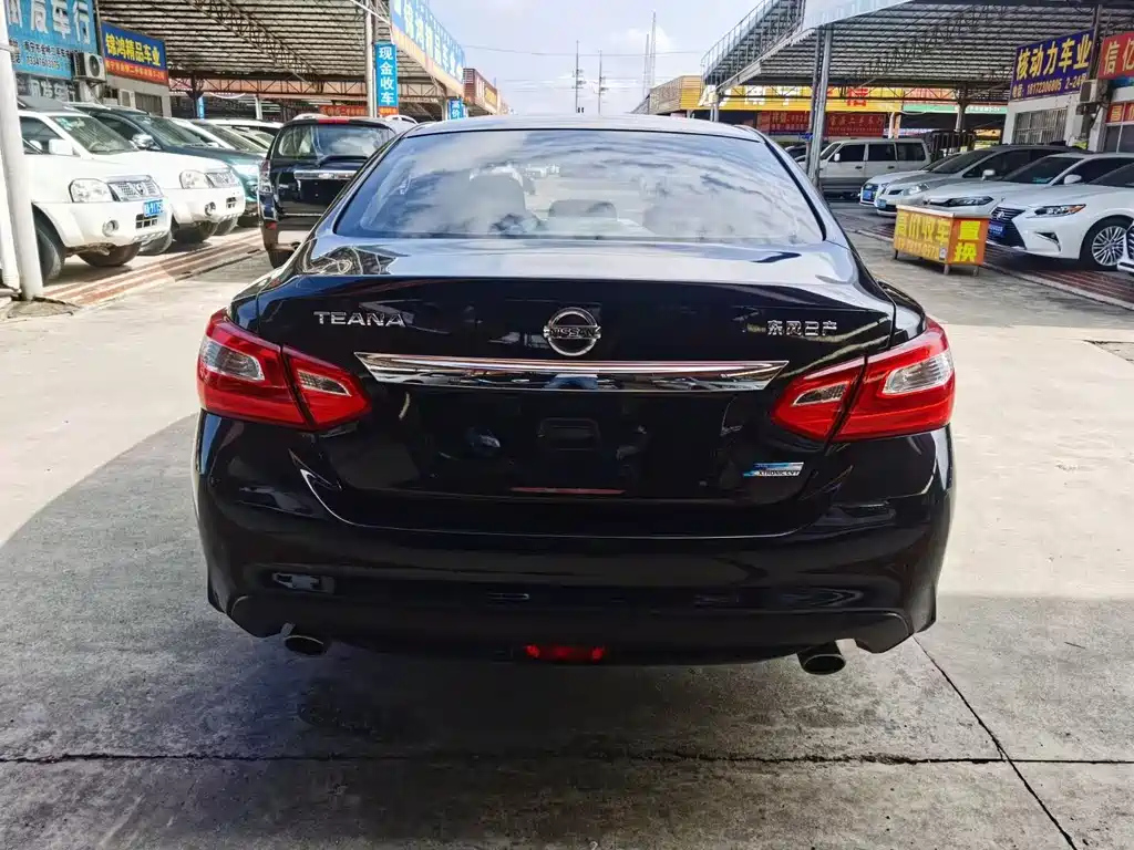 NISSAN TEANA 2017
