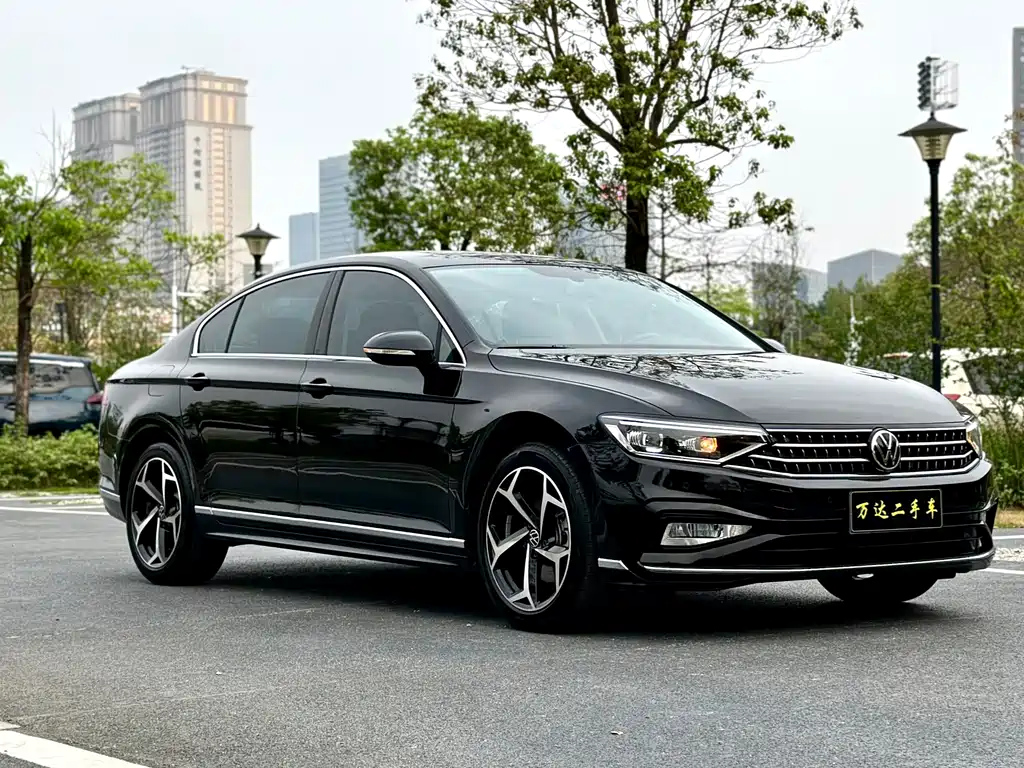 VOLKSWAGEN MAGOTAN 2022