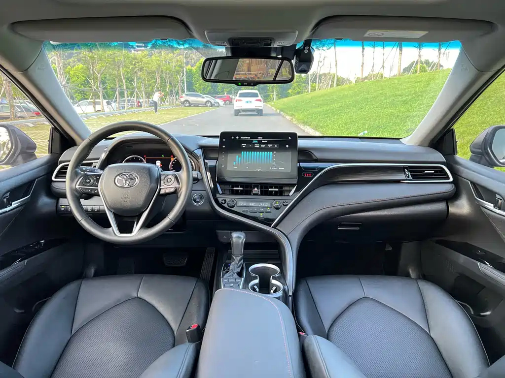 TOYOTA CAMRY 2023