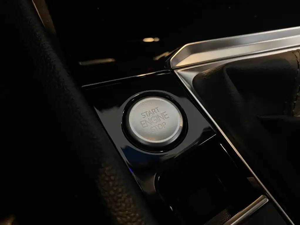 VOLKSWAGEN SAGITAR 2021