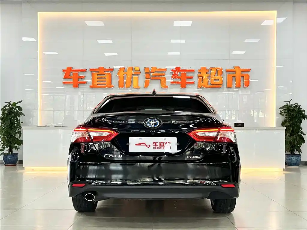 TOYOTA CAMRY 2021