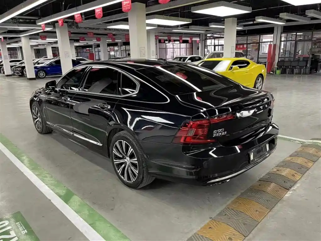 VOLVO S90 2021