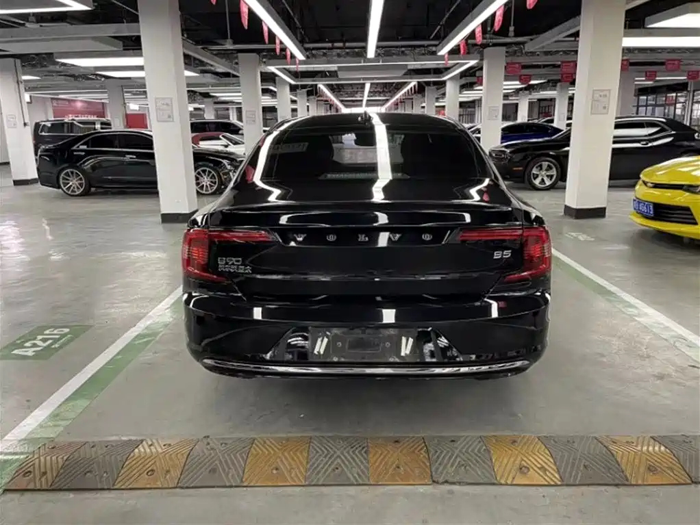 VOLVO S90 2021