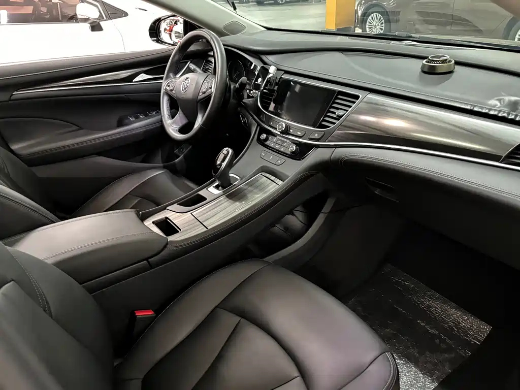 BUICK LACROSSE 2020