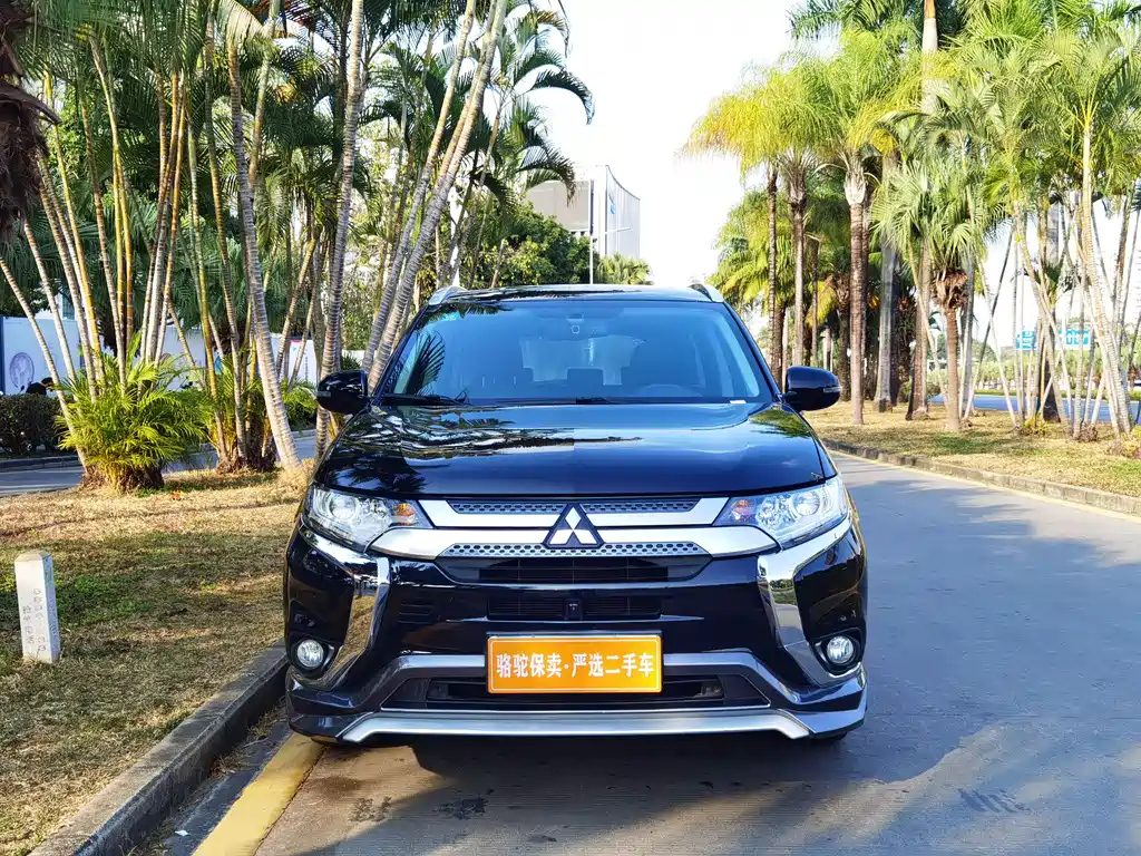 MITSUBISHI OUTLANDER 2020
