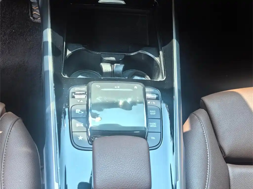 MERCEDES BENZ GLB 2022