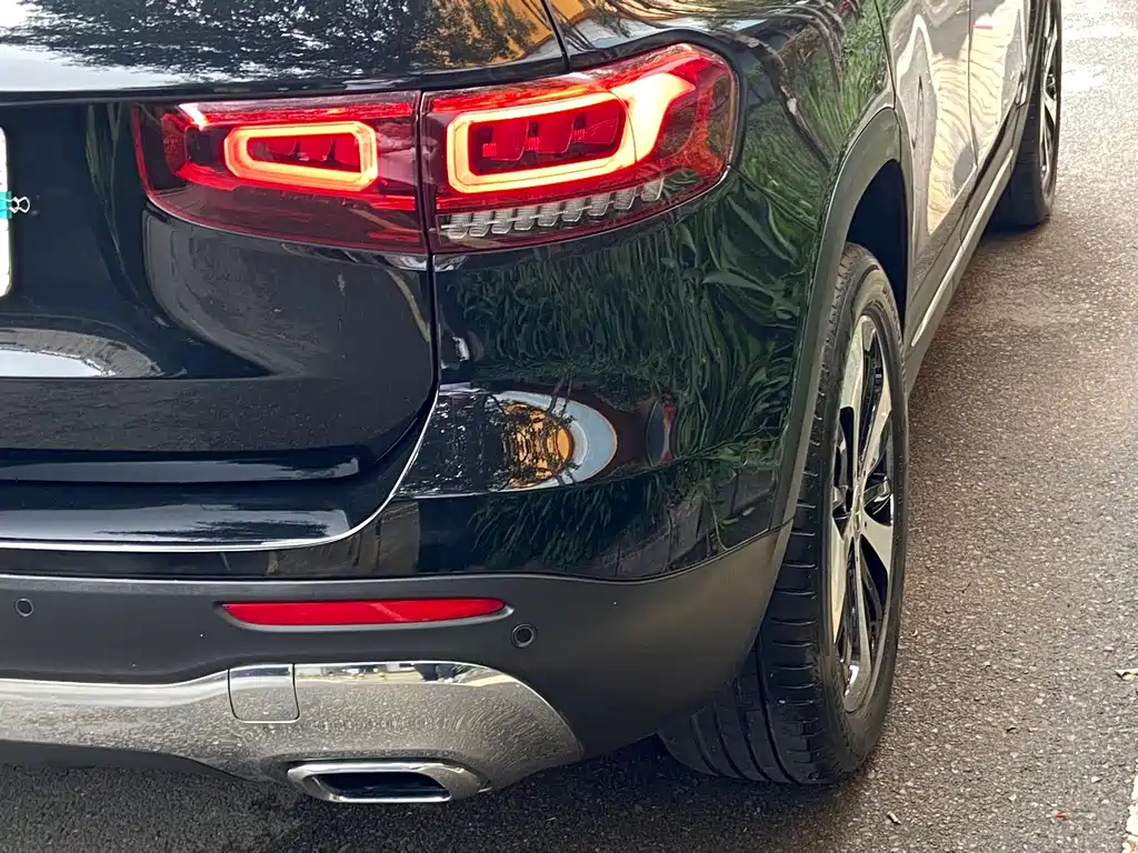 MERCEDES BENZ GLB 2021