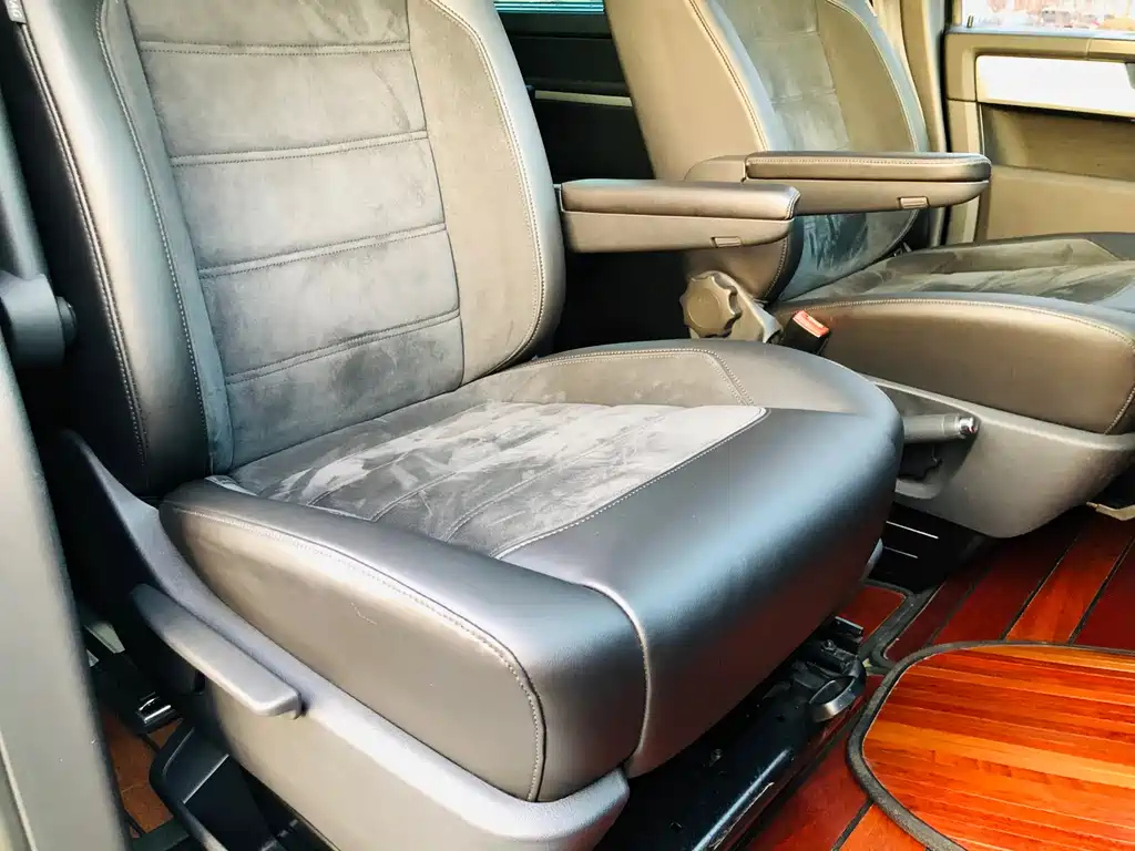 VOLKSWAGEN MULTIVAN 2018