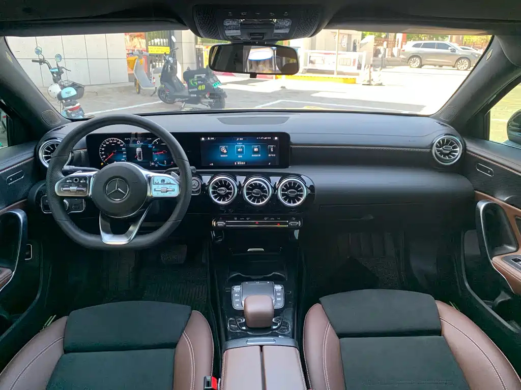 MERCEDES BENZ A-CLASS 2022