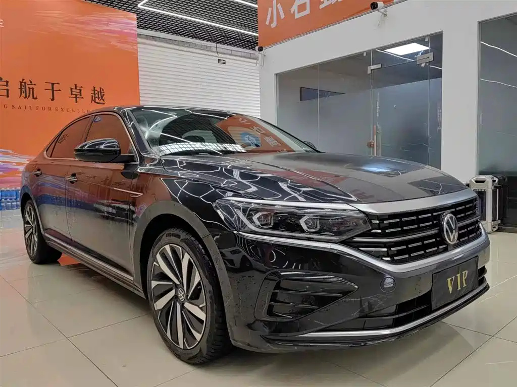 VOLKSWAGEN PASSAT 2022