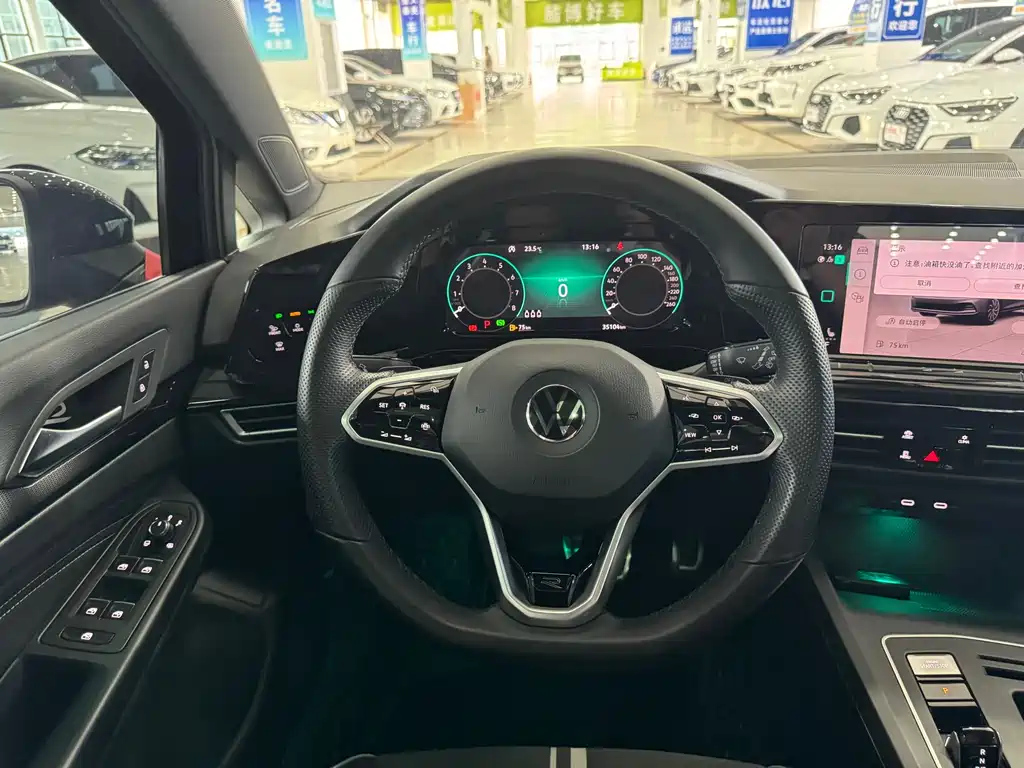 VOLKSWAGEN GOLF 2021