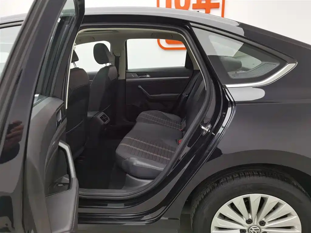 VOLKSWAGEN LAVIDA 2020