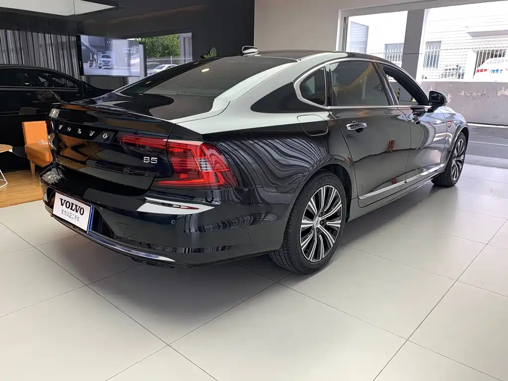 VOLVO S90 2021