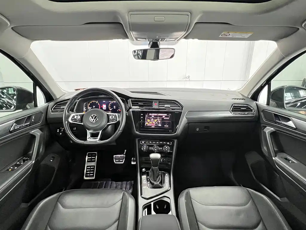 VOLKSWAGEN TIGUAN L 2021