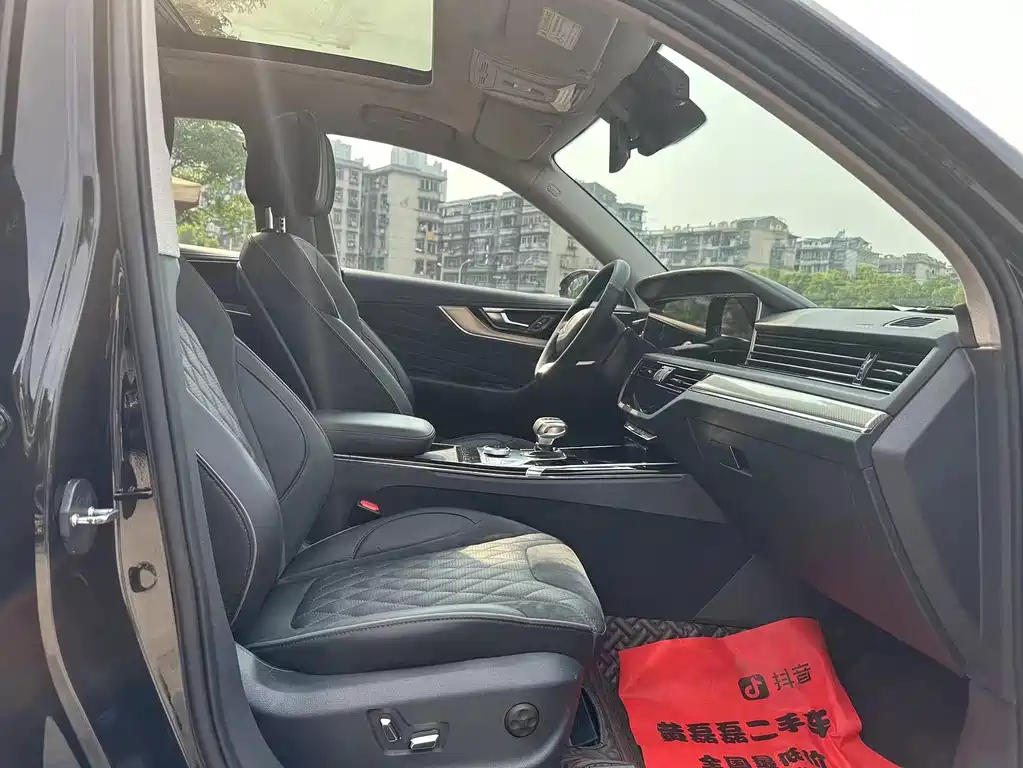 HONGQI HS5 2021