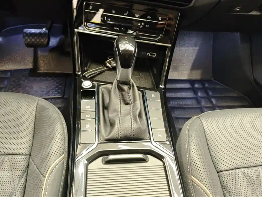 VOLKSWAGEN PASSAT 2020