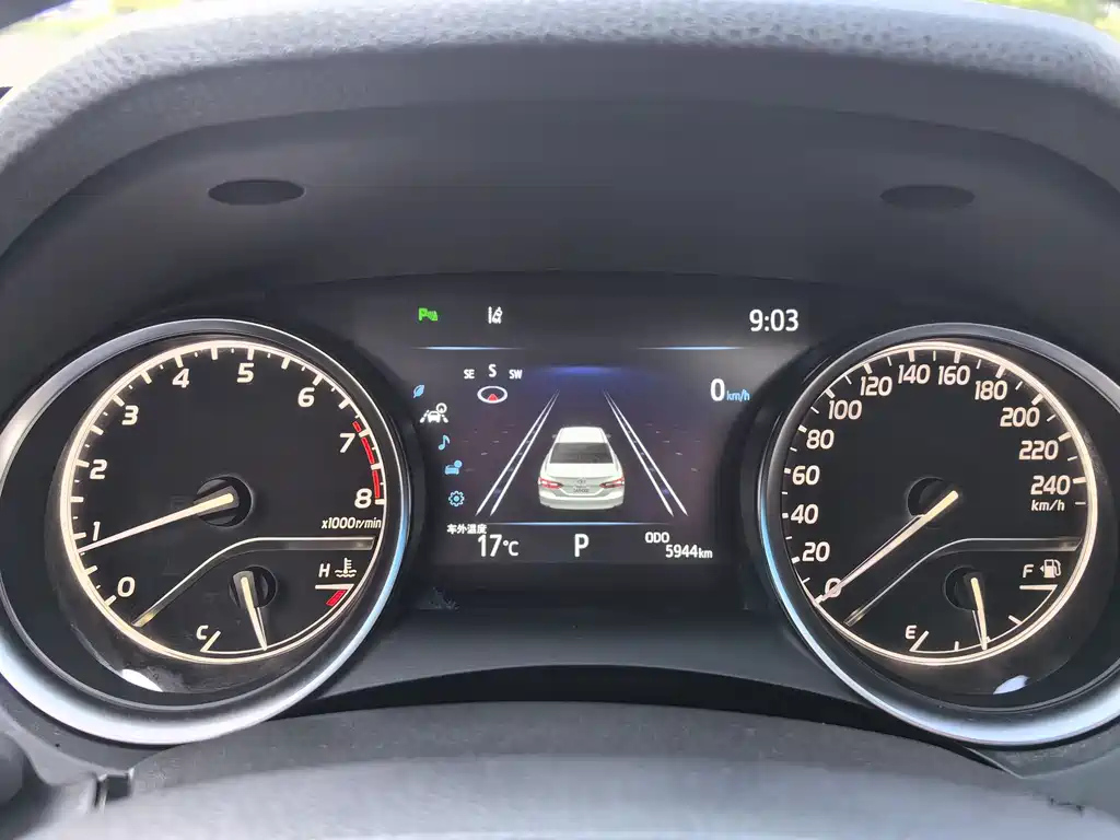 TOYOTA CAMRY 2023
