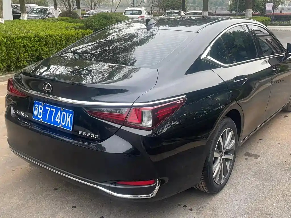 LEXUS ES 2021