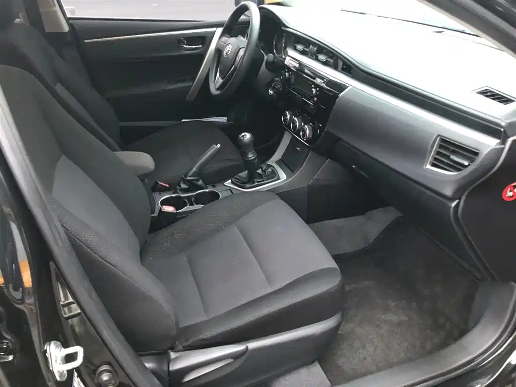 TOYOTA COROLLA 2015