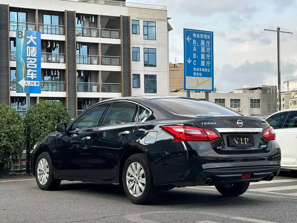 NISSAN TEANA 2018