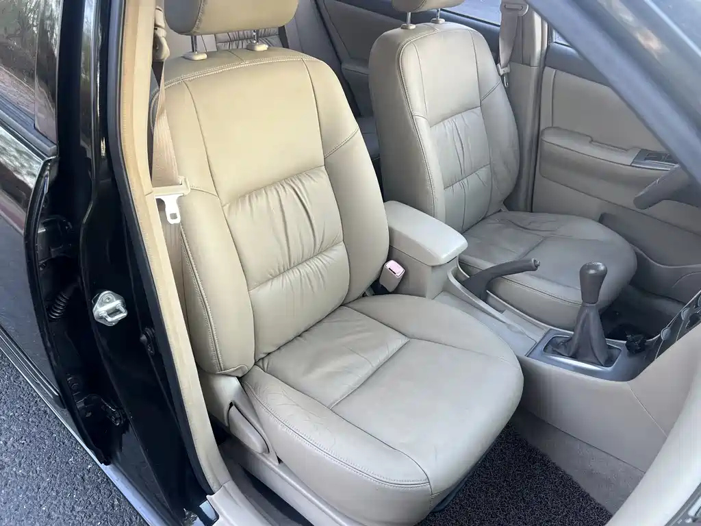 TOYOTA COROLLA 2011