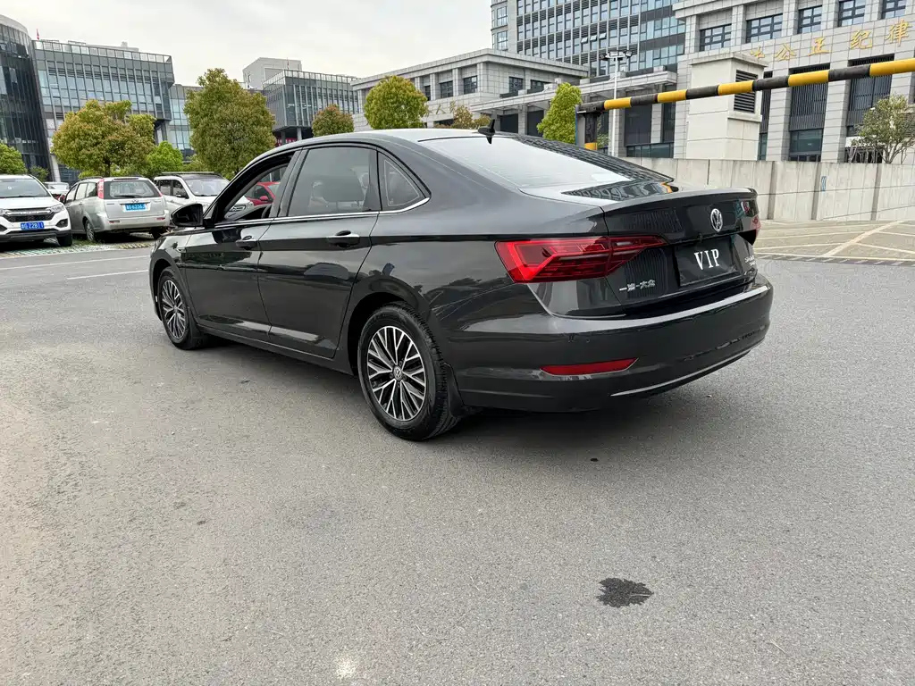 VOLKSWAGEN SAGITAR 2021