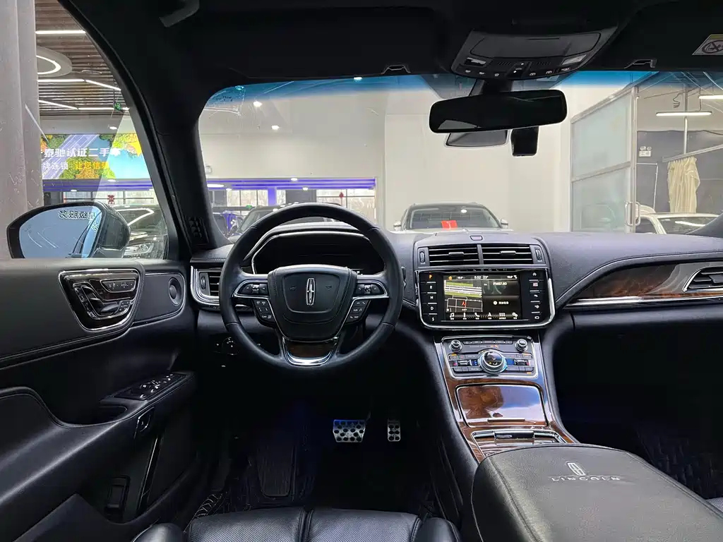LINCOLN CONTINENTAL 2019