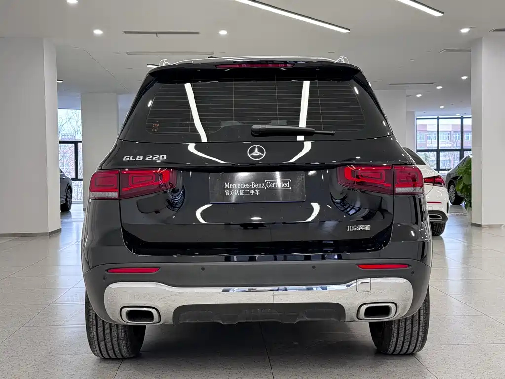 MERCEDES BENZ GLB 2023
