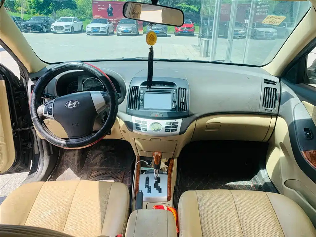 HYUNDAI CELESTA 2009