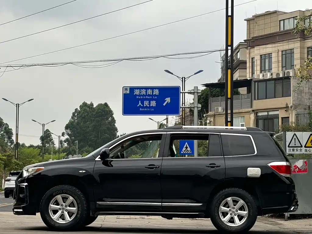 TOYOTA HIGHLANDER 2014