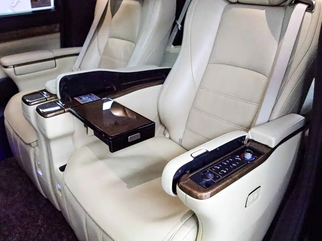 TOYOTA ALPHARD 2015