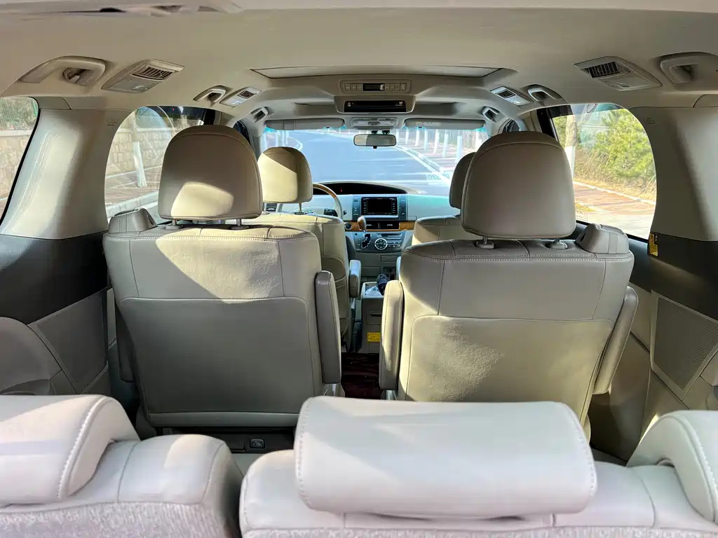 TOYOTA PREVIA 2011