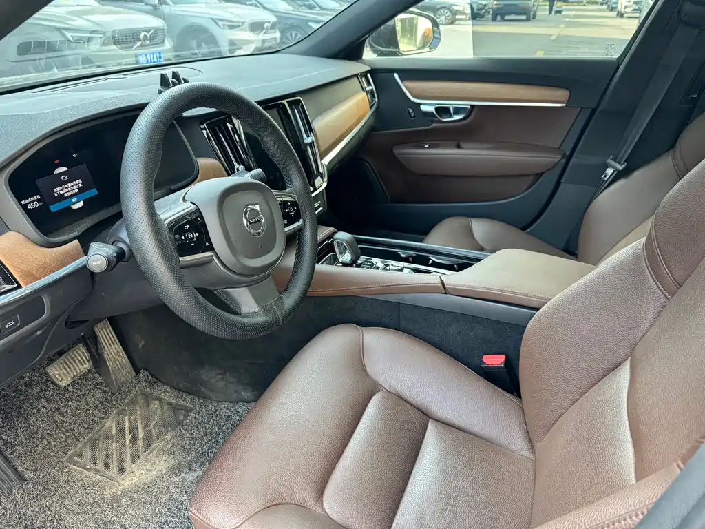 VOLVO S90 2022