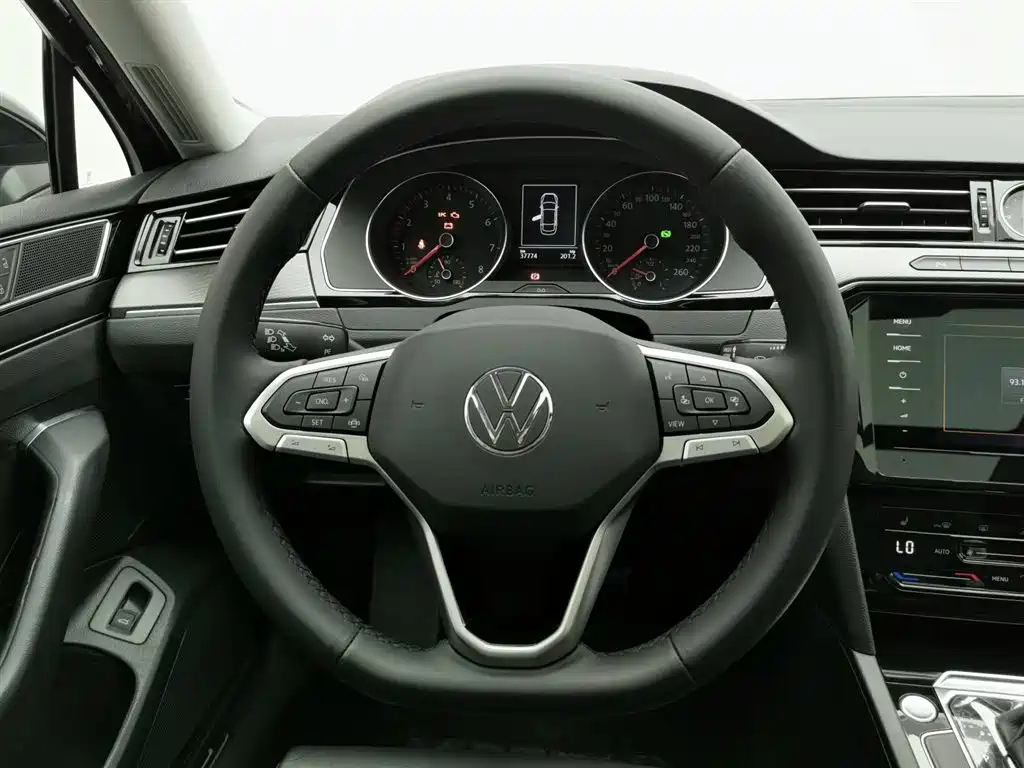 VOLKSWAGEN MAGOTAN 2021