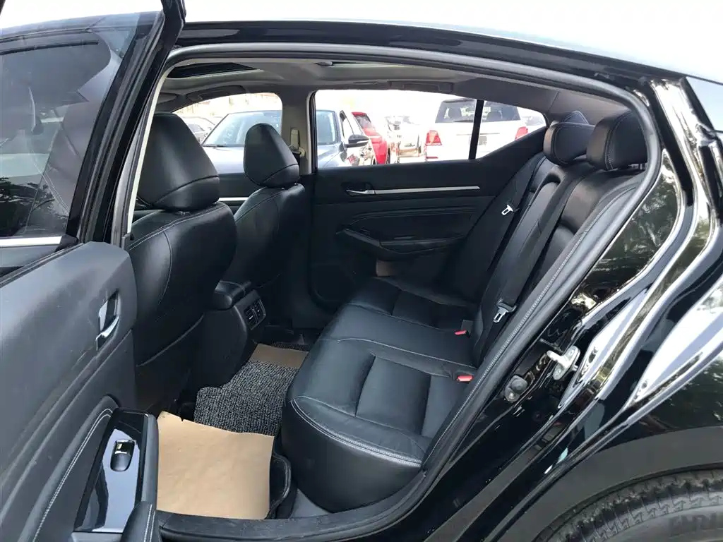 NISSAN TEANA 2020