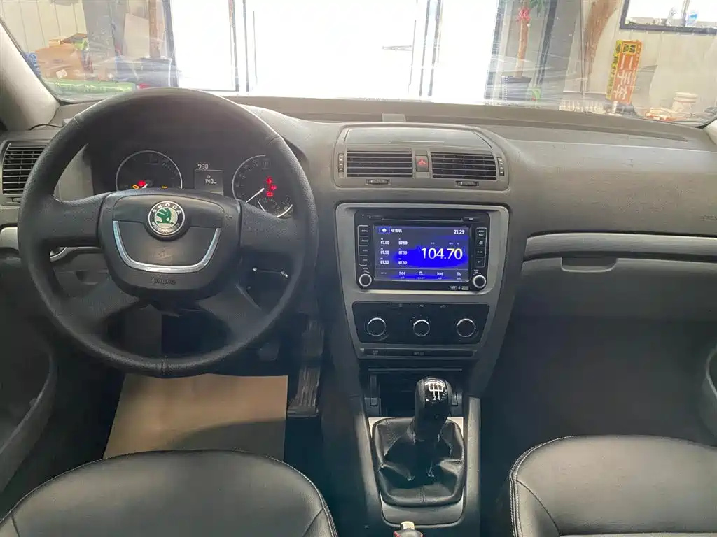 SKODA OCTAVIA 2012